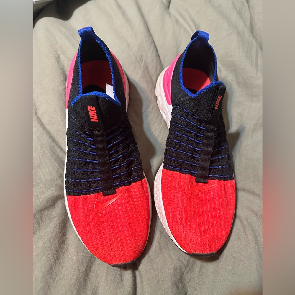 COLORFUL WOMEN’S NIKE REACTS SIZE 10
